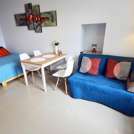 Studio Aleja 77 เชสโตฮอวา ภายนอก รูปภาพ
