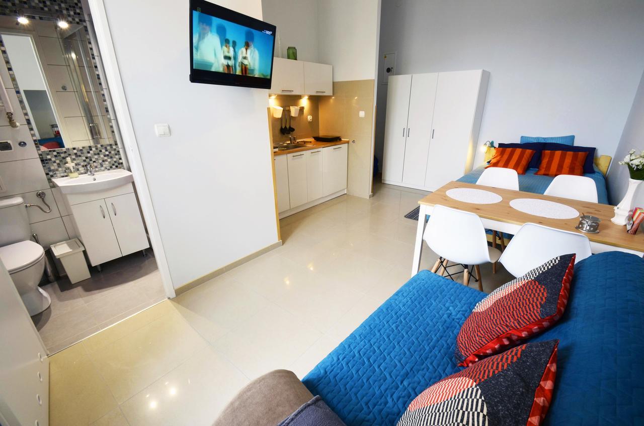 Studio Aleja 77 เชสโตฮอวา ภายนอก รูปภาพ